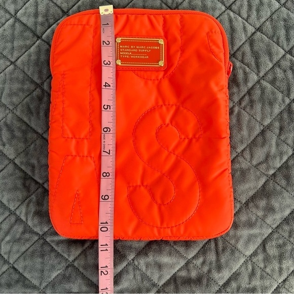 MARC JACOBS Tablet iPad Red Case 8” X 10.5” Quilted protector holder - Picture 10 of 12